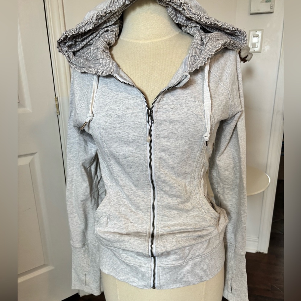 Gray Lululemon hoodie zip-up